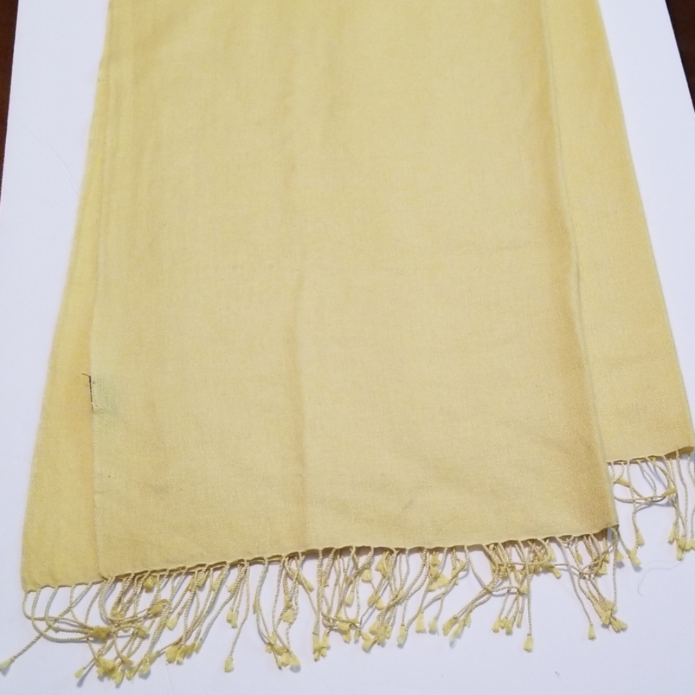Novica scarf